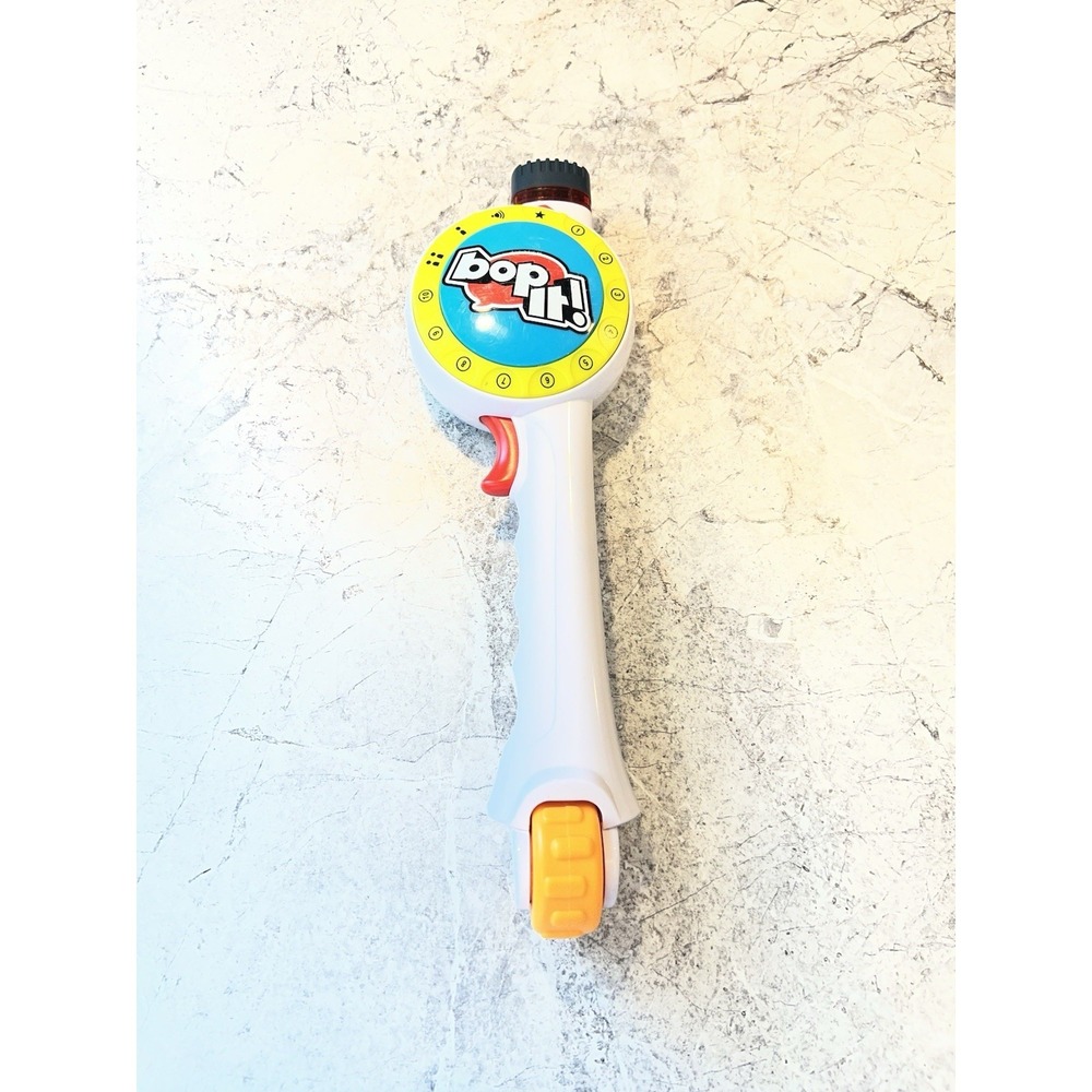 Hasbro Bop It! Game Electronic Handheld Toy 2017 Tested